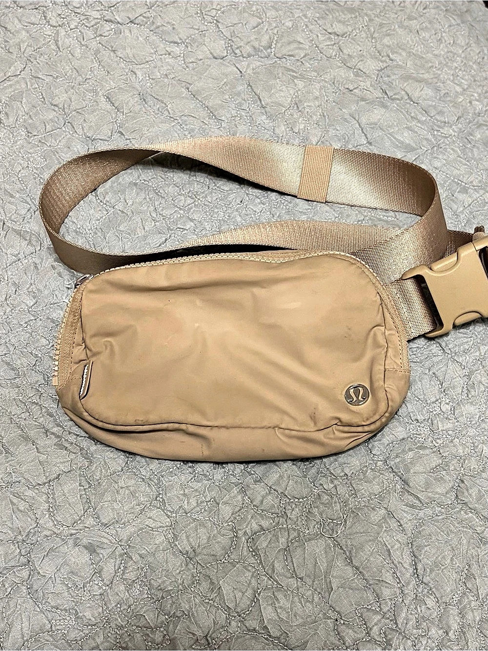 lululemon Everywhere Belt Bag Crossbody in Tan